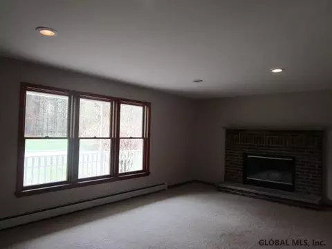 2 Pine Brook Dr, Ballston Spa, NY 12020 photo 2