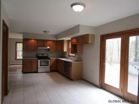 2 Pine Brook Dr, Ballston Spa, NY 12020 photo 5