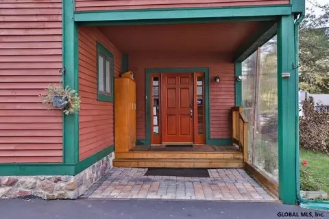 5 Asprion Rd, Glenmont, NY 12077 photo 2