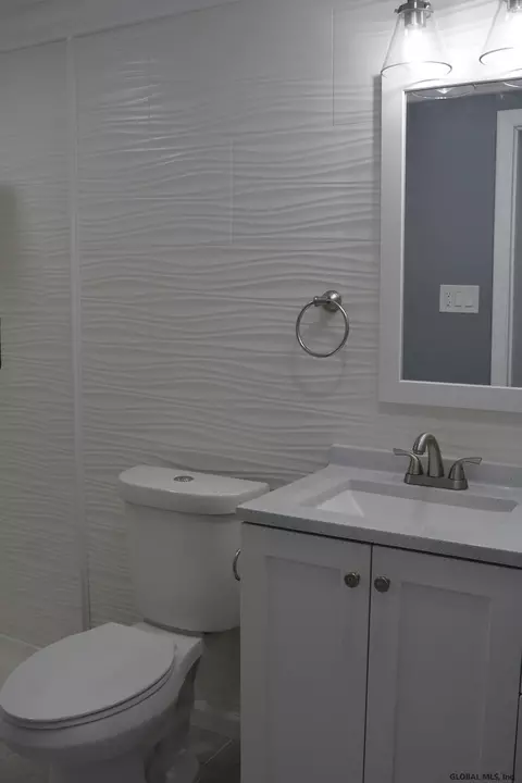 23 Frank St, Schenectady, NY 12304 photo 6