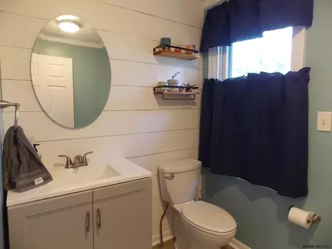 1140 Baker Ave, Schenectady, NY 12309 photo 7