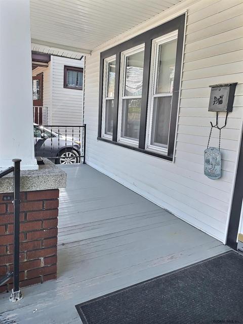 16 Cornell St, Schenectady, NY 12304 photo 3