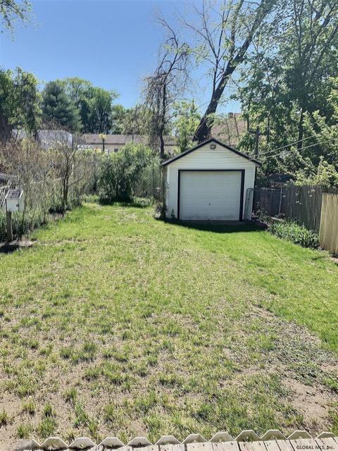 16 Cornell St, Schenectady, NY 12304 photo 11