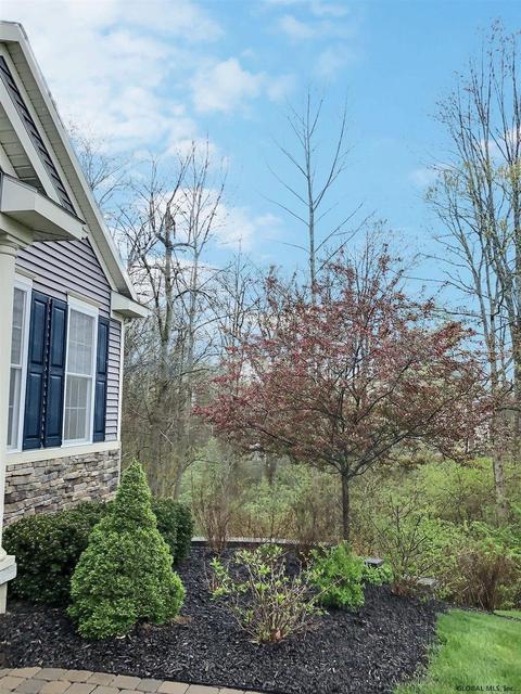 15 Chester Dr, Waterford, NY 12188 photo 4