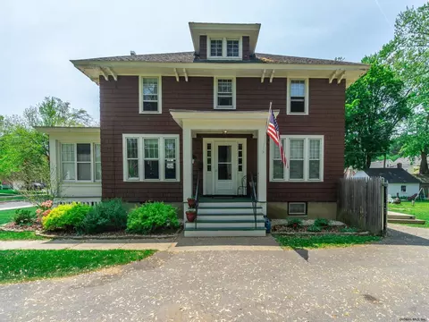 781 Wright Ave, Schenectady, NY 12309 photo 3