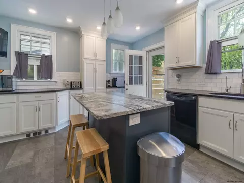 781 Wright Ave, Schenectady, NY 12309 photo 23