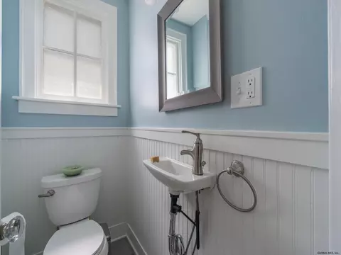 781 Wright Ave, Schenectady, NY 12309 photo 31