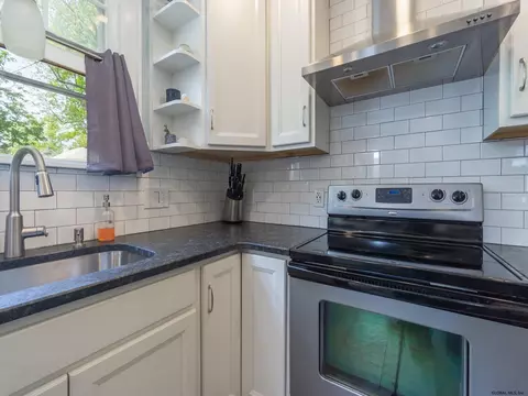 781 Wright Ave, Schenectady, NY 12309 photo 26