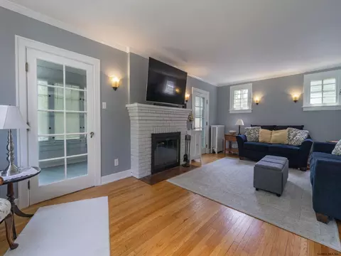 781 Wright Ave, Schenectady, NY 12309 photo 8