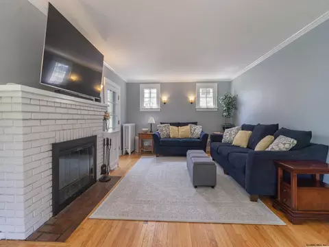 781 Wright Ave, Schenectady, NY 12309 photo 9