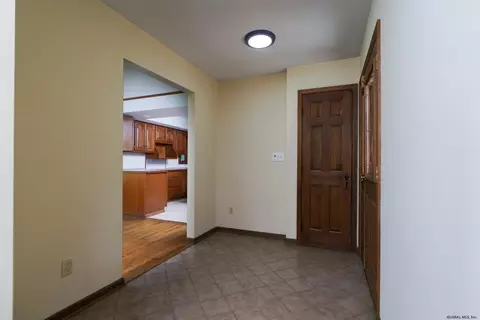 10 Coventry Rd, Glenmont, NY 12077 photo 11
