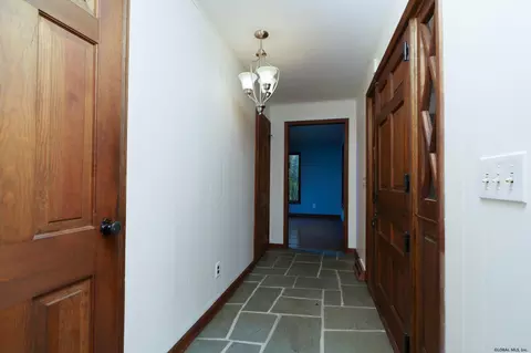 10 Coventry Rd, Glenmont, NY 12077 photo 14