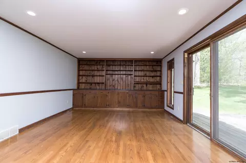 10 Coventry Rd, Glenmont, NY 12077 photo 6