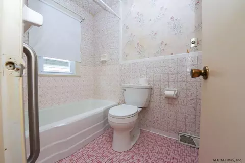 2533 Third Ave, Schenectady, NY 12303 photo 12