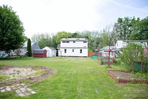 47 Macarthur Dr, Scotia, NY 12302 photo 2
