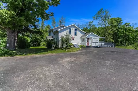 785 Midline Rd, Amsterdam, NY 12010 photo 2