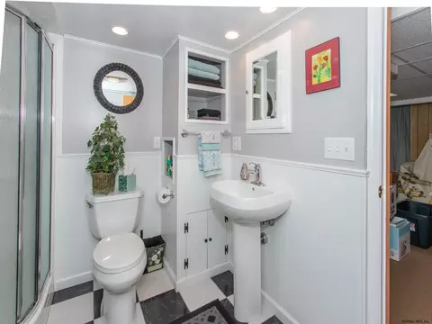 2576 Putnam St, Schenectady, NY 12304 photo 42