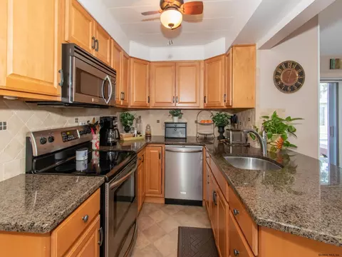 2576 Putnam St, Schenectady, NY 12304 photo 12