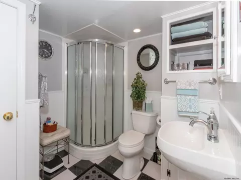 2576 Putnam St, Schenectady, NY 12304 photo 41