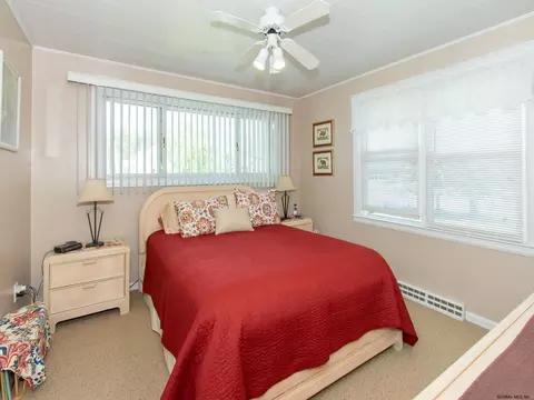 2576 Putnam St, Schenectady, NY 12304 photo 23