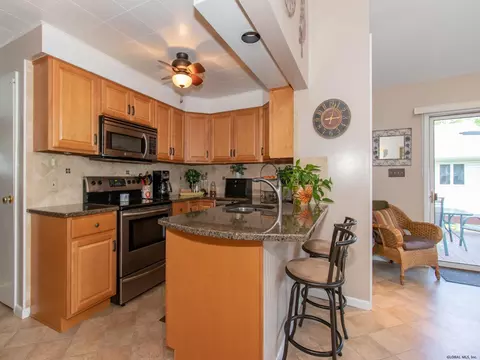 2576 Putnam St, Schenectady, NY 12304 photo 11