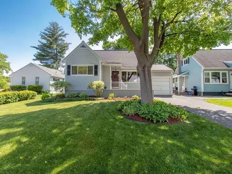 2576 Putnam St, Schenectady, NY 12304 photo 1