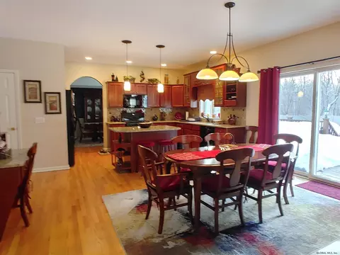 85 Hasgate Dr, Delmar, NY 12054 photo 4