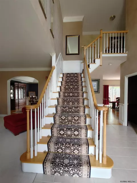 85 Hasgate Dr, Delmar, NY 12054 photo 2