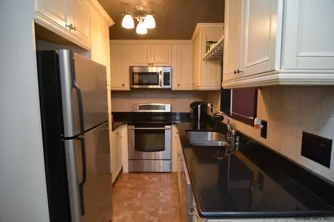 87 Elliott Ave, Schenectady, NY 12304 photo 4