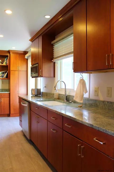 535 Dawson Rd, Delmar, NY 12054 photo 5