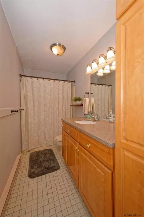 6 Brinker Cir, Glenmont, NY 12077 photo 19