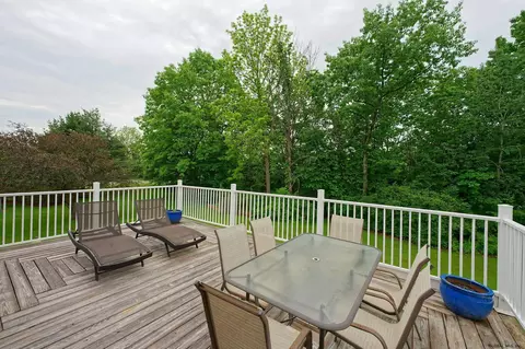 6 Brinker Cir, Glenmont, NY 12077 photo 33