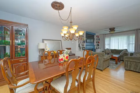 6 Brinker Cir, Glenmont, NY 12077 photo 6