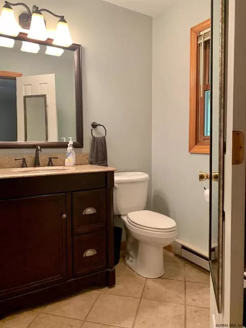 6 Brinker Cir, Glenmont, NY 12077 photo 25