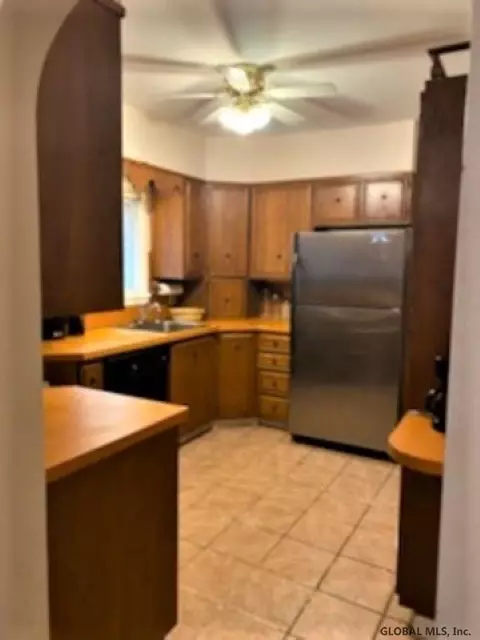 403 Robinson St, Schenectady, NY 12304 photo 10