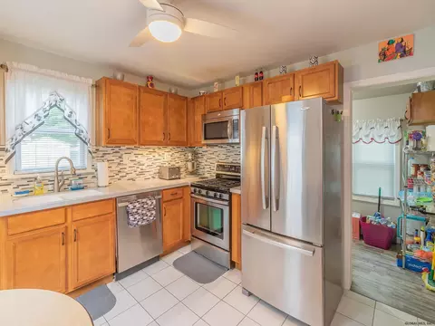 714 Draper Ave, Schenectady, NY 12306 photo 14