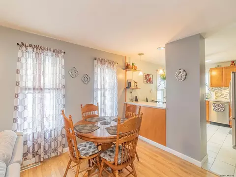 714 Draper Ave, Schenectady, NY 12306 photo 13