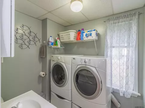 714 Draper Ave, Schenectady, NY 12306 photo 34