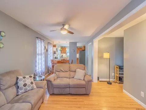 714 Draper Ave, Schenectady, NY 12306 photo 9