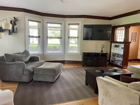 873 Wright Ave, Schenectady, NY 12309 photo 6