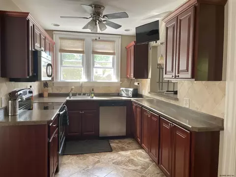 873 Wright Ave, Schenectady, NY 12309 photo 15