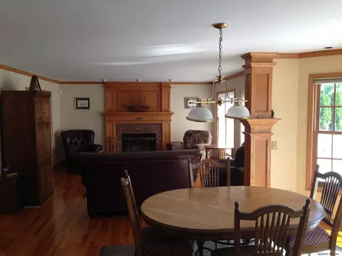 3283 E Lydius St, Schenectady, NY 12303 photo 7