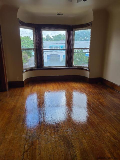 812 State St, Schenectady, NY 12307 photo 3