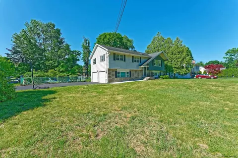 3108 E Old State Rd, Schenectady, NY 12303 photo 4
