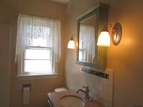 343 E Campbell Rd, Schenectady, NY 12303 photo 17