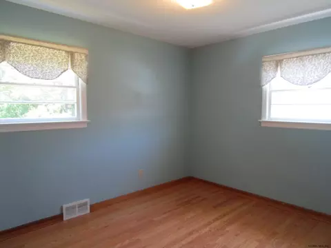 343 E Campbell Rd, Schenectady, NY 12303 photo 25