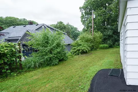 1821 Nott St, Schenectady, NY 12309 photo 5