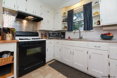 1821 Nott St, Schenectady, NY 12309 photo 11
