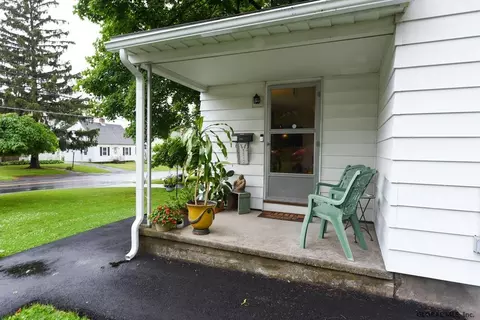 1821 Nott St, Schenectady, NY 12309 photo 2