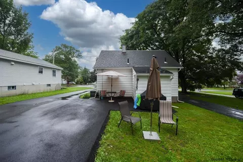 1821 Nott St, Schenectady, NY 12309 photo 6